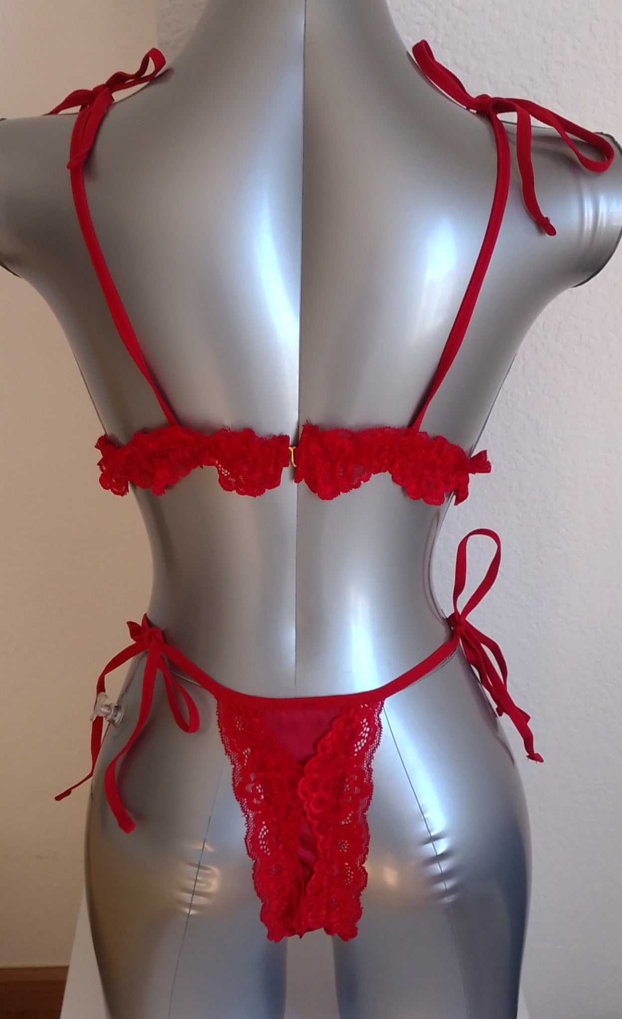 Ensemble lingerie rouge satin et dentelle à nouer femme taille L ESPALIC