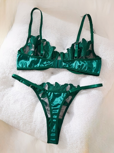 Ensemble Soutien-gorge et String. T. XL