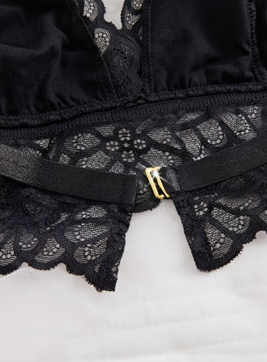 Ensemble lingerie en dentelle. T. XL