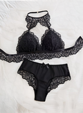 Ensemble lingerie en dentelle. T. XL