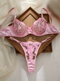 Ensemble de lingerie brodé. Taille XXL