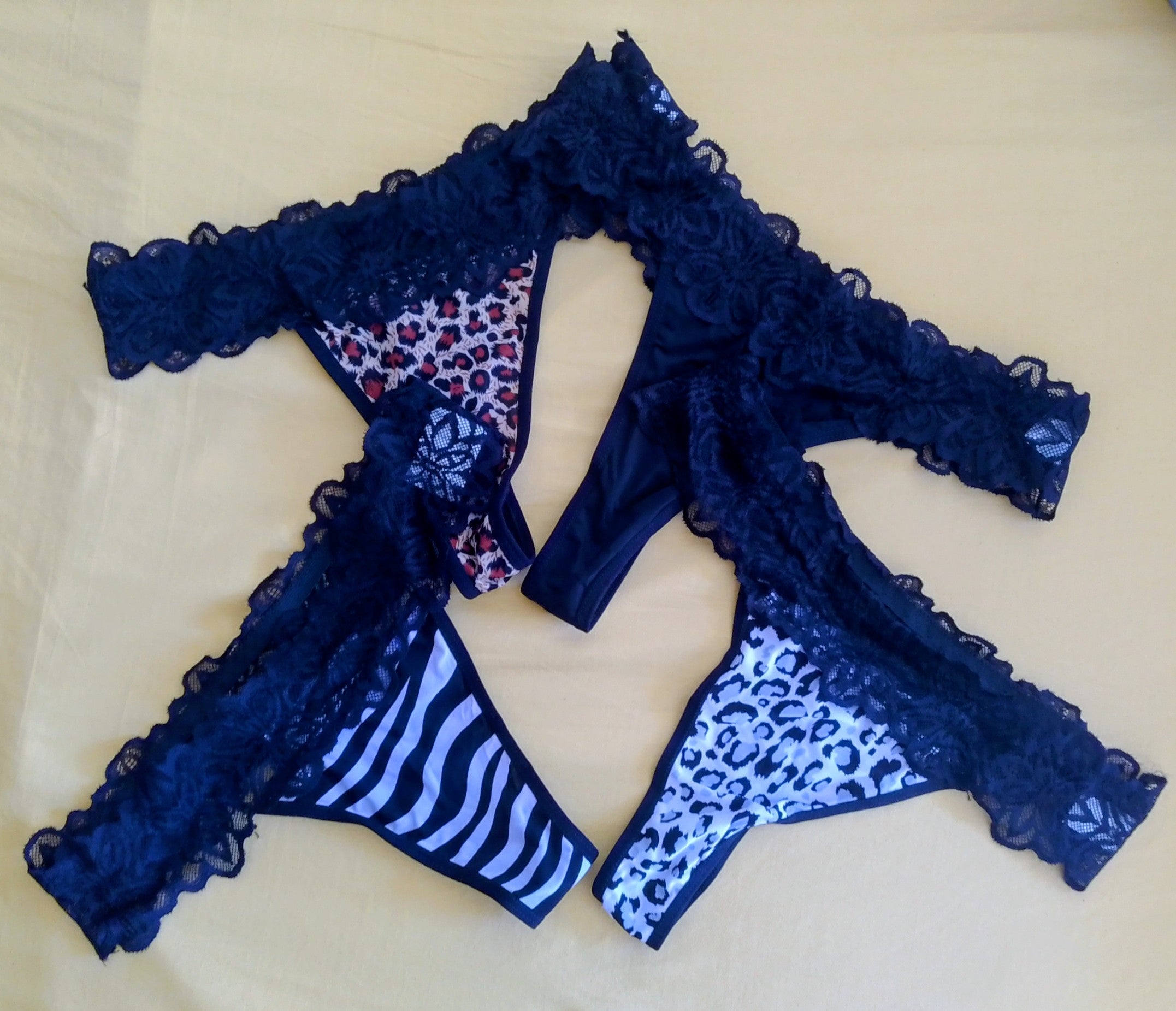 Ensemble quatre strings sexy femme taille M ESPALIC