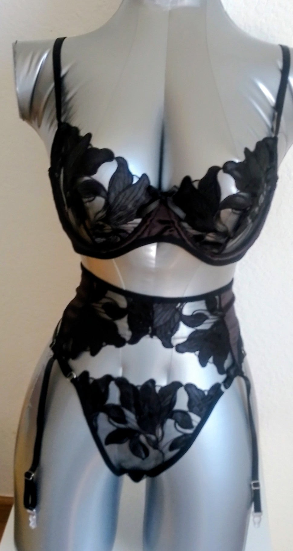 Ensemble lingerie 3 pièces brodé fleurs de lys noir femme taille L ESPALIC