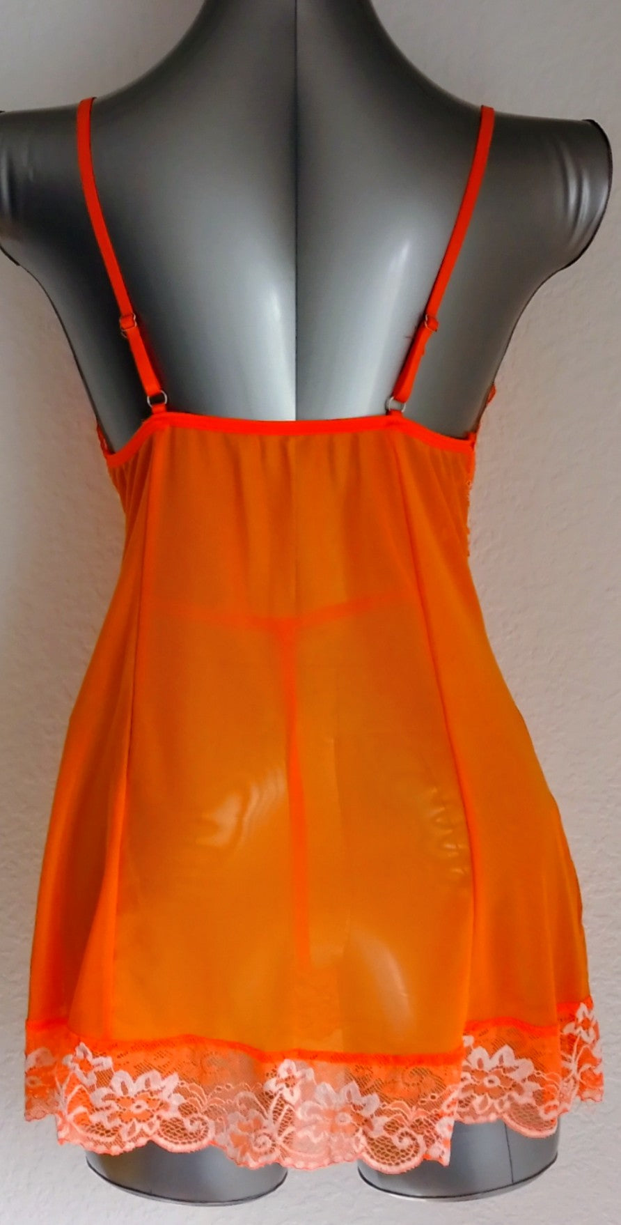 Ensemble Nuisette Orange Dentelle Col V & String . Taille XXL